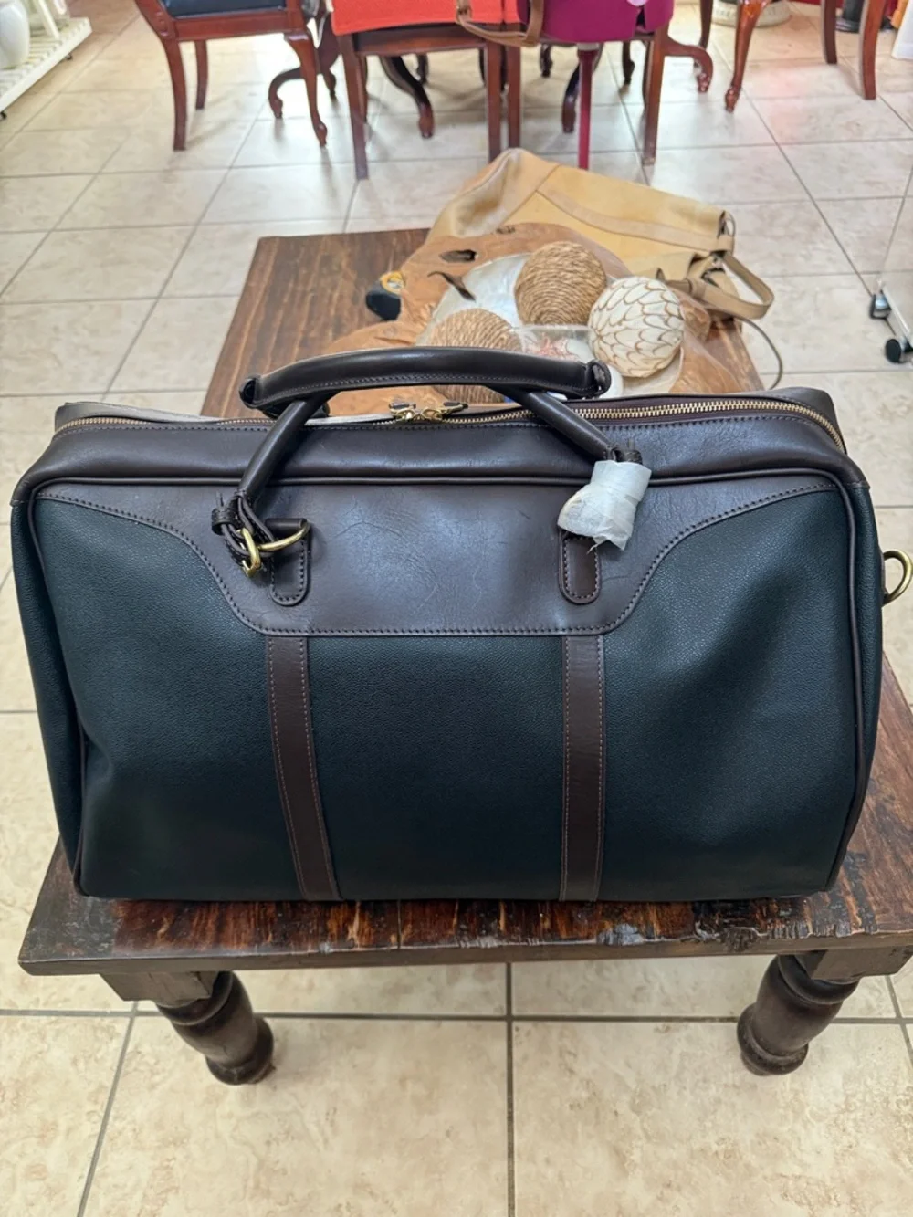 VINTAGE MULHOLLAND BROTHERS HANDMADE 100% LEATHER DUFFLE BAG. NWT - Picture 5 of 12